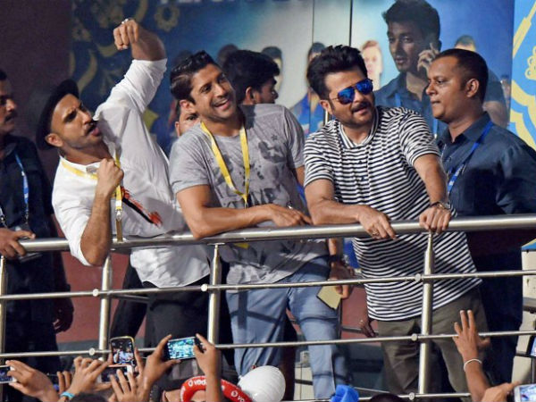 ఇబ్బందికి గురవుతున్న అభిమానులు