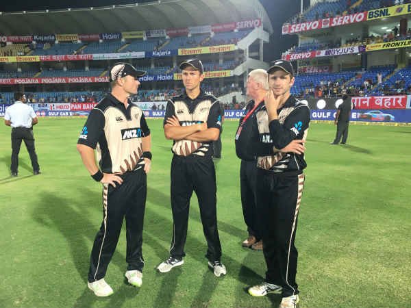 New Zealand win the toss and elect to bat