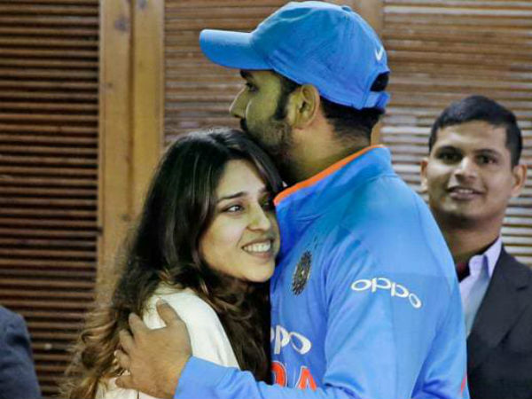 డబుల్ సెంచరీని బహుమతిగా