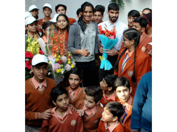 ఏపీ భవన్‌లో సింధు, శ్రీకాంత్‌కు ఘన సన్మానం