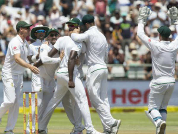 ఊహించని రీతిలో ఫిలాండర్ ఎదురుదాడి: