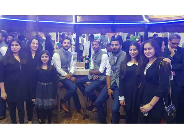 బాచర్‌తో రవిశాస్త్రి మాటామంతీ