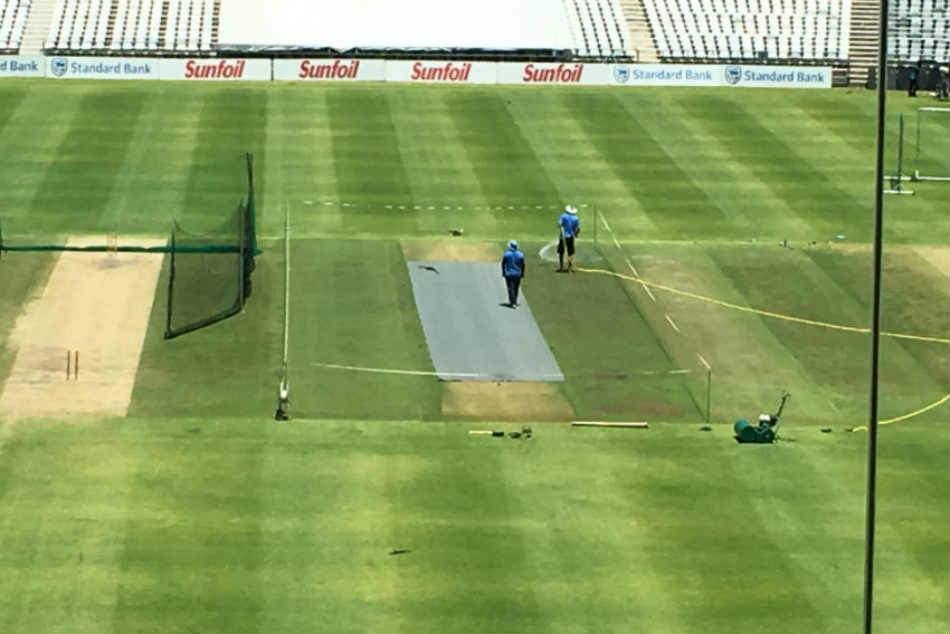 India vs South Africa: Centurion Curator Called In at Cape Town to Prepare Green Top to Test Kohli & Co India vs South Africa: Centurion Curator Called In at Cape Town to Prepare Green Top to Test Kohli & Co