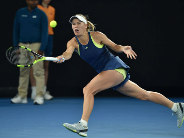 అంఫైర్‌తో వాగ్వాదానికి దిగిన వోజ్నియాకి