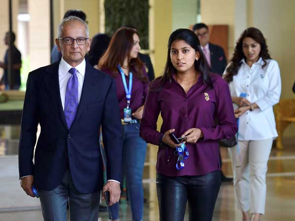 వేలంలో జూహిచావ్లాతో పాటు జాన్వి మెహతా కూడా