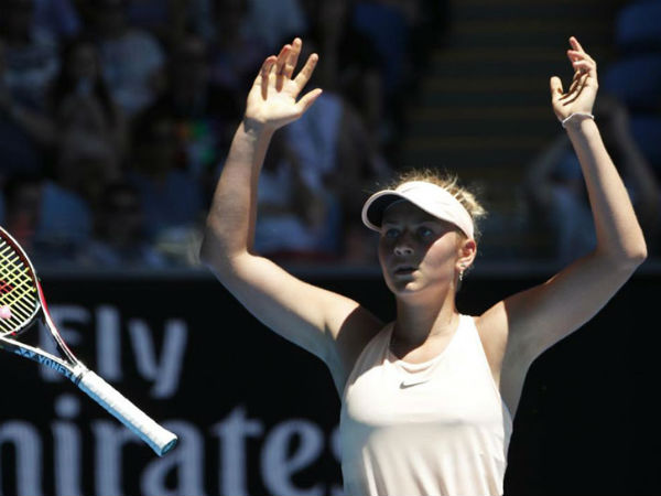 ఓటమి పాలైన మార్తా కొస్తుక్‌ 