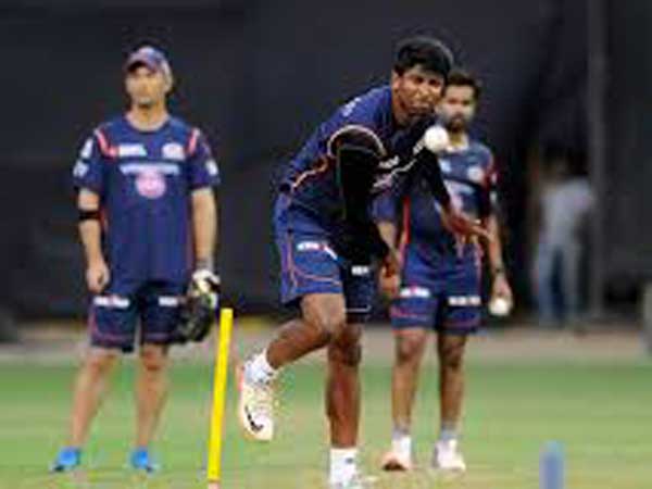 వరుసగా రెండు సార్లు ఐదు వికెట్లు