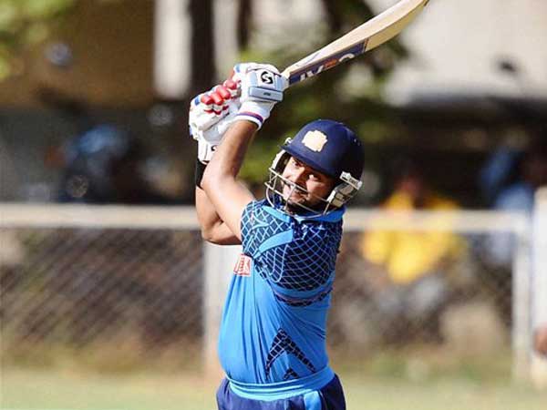 160 పరుగులకే కుప్పకూలి..