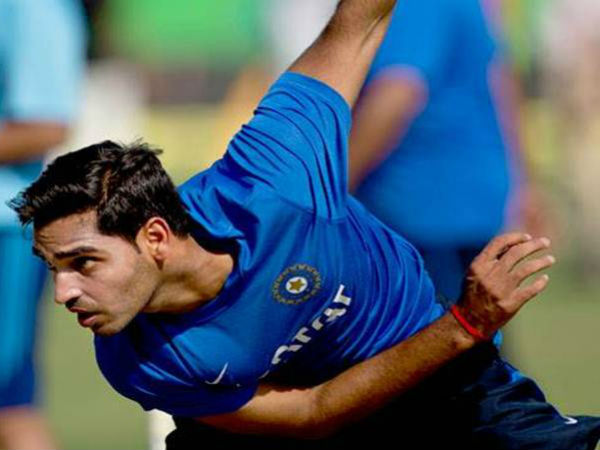 భువనేశ్వర్ కుమార్ Vs హషీం ఆమ్లా