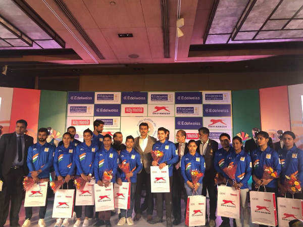 రేమండ్ సంస్ధతో ప్రత్యేకంగా బ్లేజర్లు 