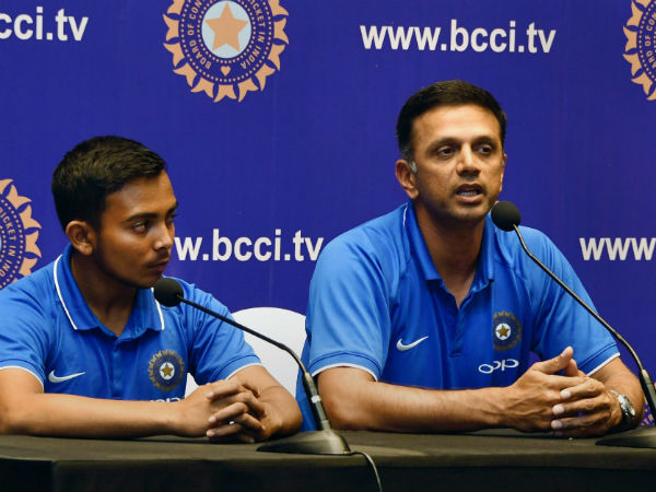 పాక్ మేనేజర్‌తో మాట్లాడారా: