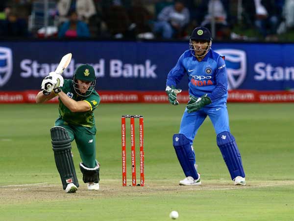  మిల్లర్ ఫ్యాడ్స్‌ని తాకిన బంతి