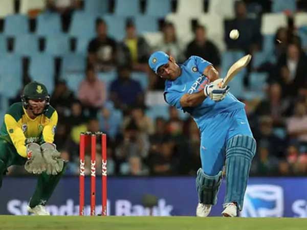  ఐదో వికెట్‌కు అత్యధిక భాగస్వామ్యం 102 పరుగులు 