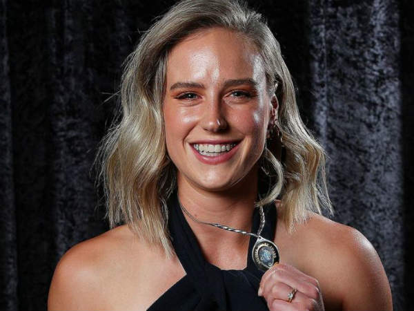  మహిళల క్రికెట్‌లో ఎల్లీ పెర్రీ 