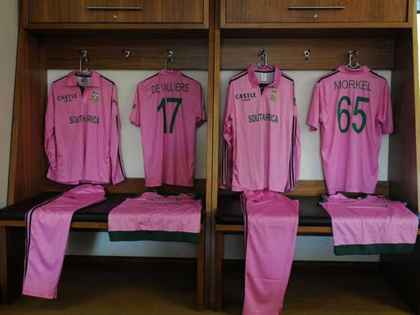  44 బంతుల్లోనే 149 పరుగులు చేసి ప్రపంచ రికార్డు