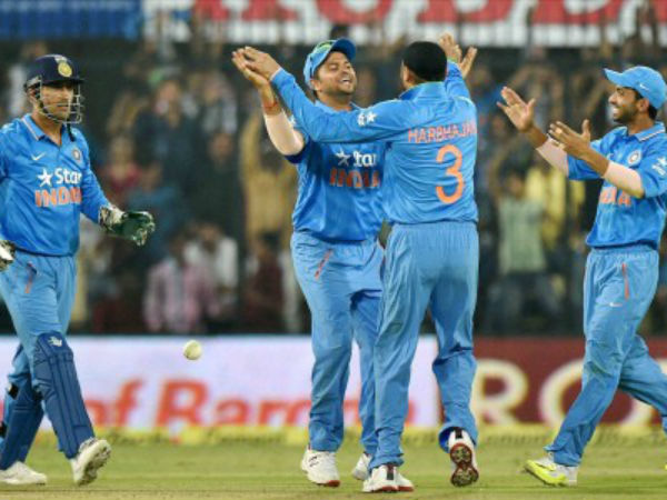 యువ క్రికెటర్లతో ధీటుగా ఆడుతూ: 