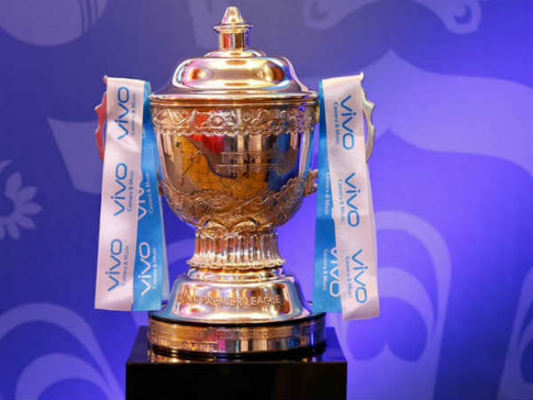 బాలీవుడ్తో పాటు టాలీవుడ్ కూడా: బాలీవుడ్తో పాటు టాలీవుడ్ కూడా: