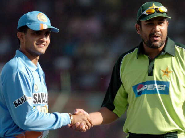 పాక్ కెప్టెన్ కదంతొక్కాడు