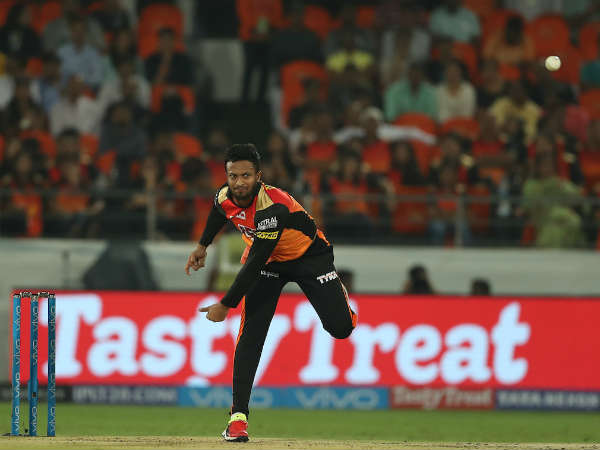 ఓవర్‌లో షకీబుల్ హసన్ రెండు వికెట్లు: