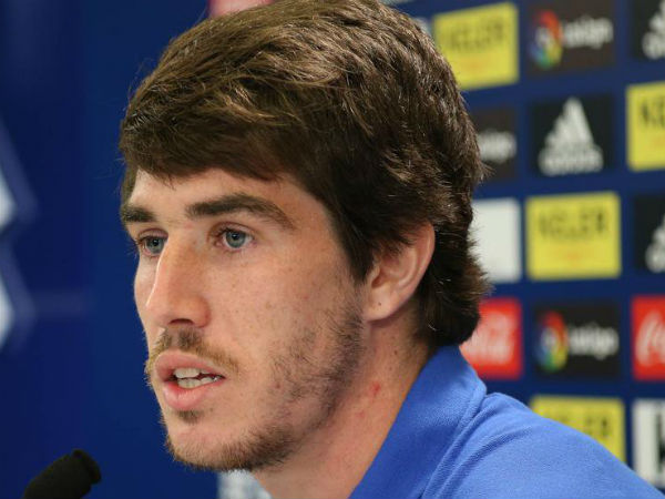 రైట్ బ్యాక్ ప్లేయర్ అరిట్జ్ ఎలుస్టోండో..