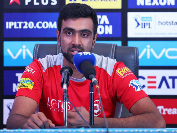 కట్టుదిట్టంగా సన్ రైజర్స్ బౌలింగ్