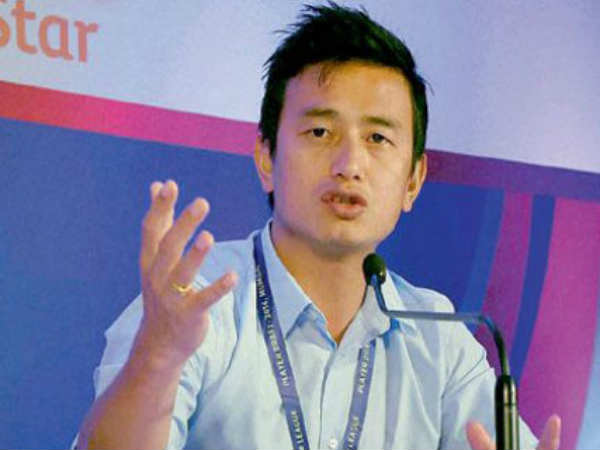 2011లో ఫుట్‌బాల్ కెరీర్‌కు గుడ్‌బై 