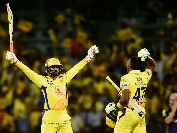  బ్రావో వేసిన 19వ ఓవర్లో మూడు బంతులకు మూడు సిక్సర్లు 