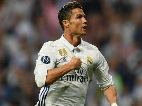  యూసీఎల్ టోర్నీలో వరుసగా 10 మ్యాచ్‌ల్లో: