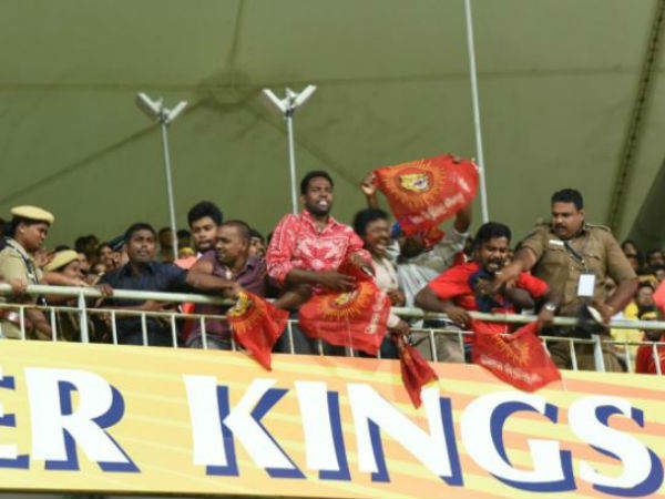  మ్యాచ్ ప్రారంభానికి ముందు గందరగోళం