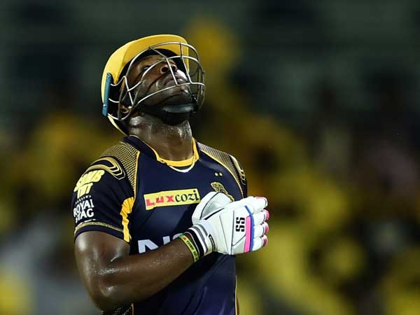 బ్రావోనే వేసిన 19వ ఓవర్లో వరుసగా మూడు సిక్సర్లు