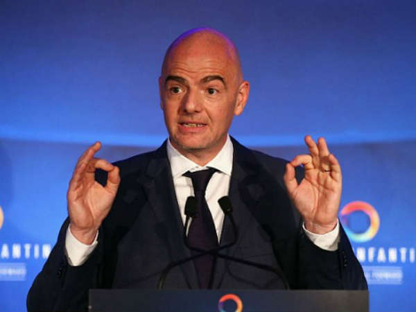 రెండు టోర్నమెంట్లతో 25 బిలియన్ల డాలర్ల ఆదాయం ఫిఫా లక్ష్యం: