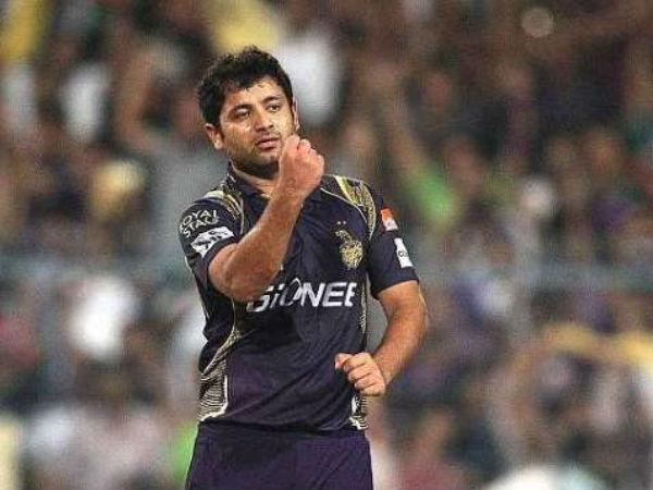 386 ఓవర్ల తర్వాత నోబాల్ వేసిన పియూష్ చావ్లా 386 ఓవర్ల తర్వాత నోబాల్ వేసిన పియూష్ చావ్లా