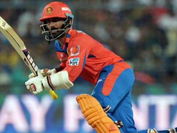 ఐపీఎల్లో అత్యధిక క్యాచ్లు పట్టిన ఆటగాడు దినేశ్ కార్తీక్ ఐపీఎల్లో అత్యధిక క్యాచ్లు పట్టిన ఆటగాడు దినేశ్ కార్తీక్