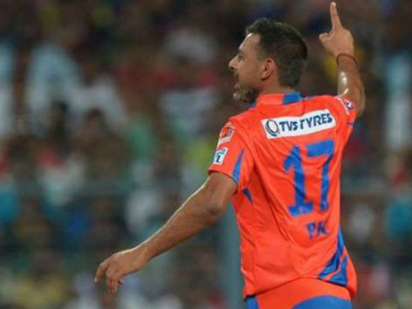 ఎక్కువ డాట్ బాల్స్ వేసిన బౌలర్గా ప్రవీణ్ కుమార్ ఎక్కువ డాట్ బాల్స్ వేసిన బౌలర్గా ప్రవీణ్ కుమార్