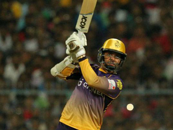 సుడిగాలి ఇన్నింగ్స్‌తో 19 బంతుల్లో (50) 