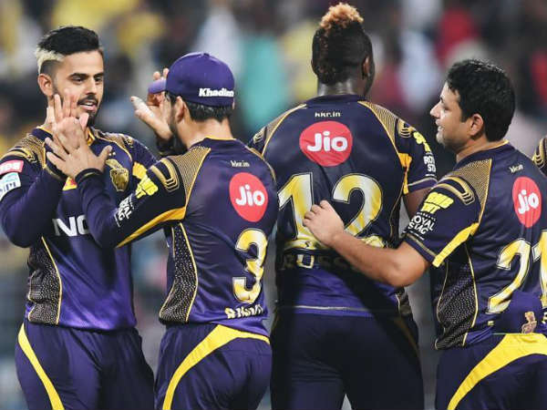 గ్రిప్‌ బాగుండటంతో సరైన ప్రదేశంలో బంతిని: