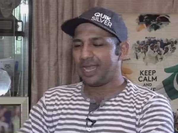 గత కొన్నేళ్లుగా వెక్కిరిస్తూ ఆ పాటని పాడారు