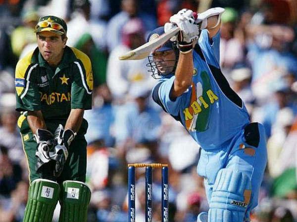 2003 సెంచూరియన్ వేదికగా పాకిస్థాన్‌పై 98