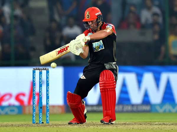 ముందు వరుసలో ఏబీ డివిలియర్స్ 