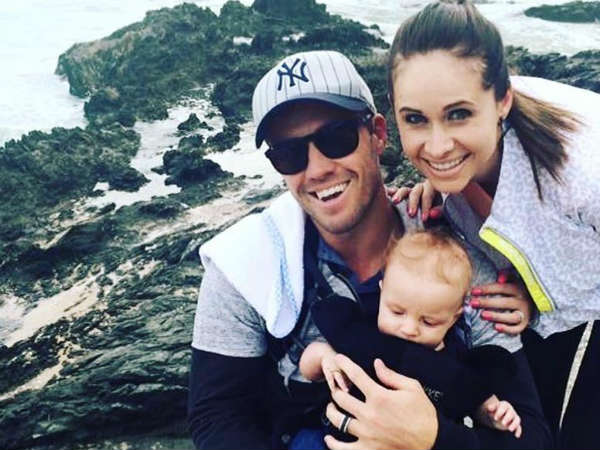 డివిలియర్స్ దంపతులకు ఇద్దరు కుమారులు