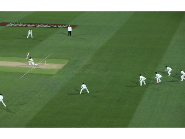 పర్యాటక జట్లతో డే/నైట్‌ టెస్టు మ్యాచ్