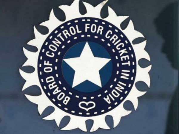 కోహ్లి నిర్ణయాన్ని తప్పుబడుతున్న బీసీసీఐలోని ఓ వర్గం
