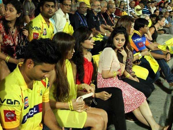 క్రీడాకారుల భార్యలందరూ 