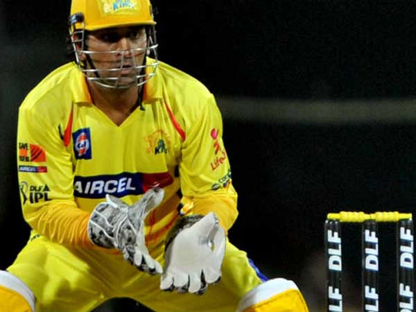 వికెట్ కీపర్ గానూ రికార్డులే