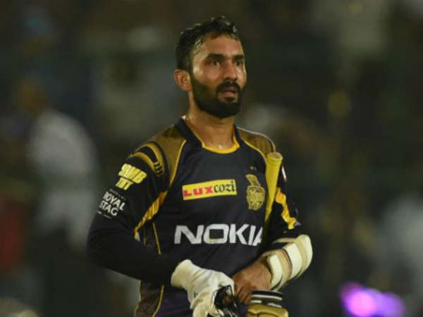 రాజస్థాన్ ఇన్నింగ్స్‌లో దినేశ్ రెండు: 