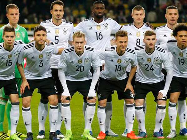 ‘చరిత్ర తిరగరాద్దాం' అనే నినాదంతో జర్మనీ