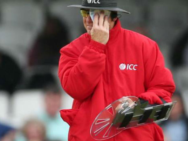 షీల్డ్‌కు తగిలి ఎవరైనా క్యాచ్ అందుకుంటే: 