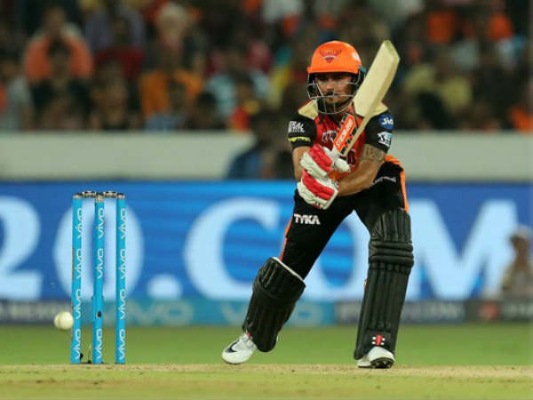 నీ వల్ల ఎలాంటి ఉపయోగం లేదంటూ: 