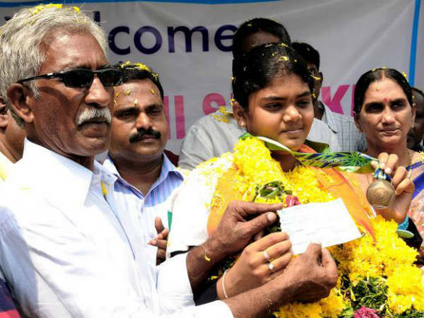 కోచ్ కాదు... కేవలం వార్డన్ మాత్రమే