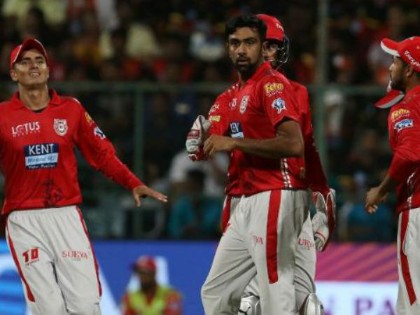 సోషల్‌ మీడియాలో విమర్శలు: